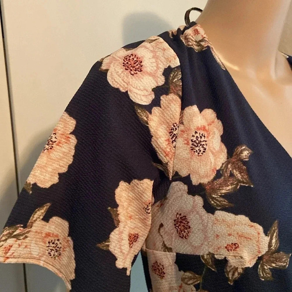 Trixxi jumpsuit, size small blue floral, shirt sleeve - Picture 6 of 10